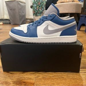 Air Jordan 1 low true blue cement size 9